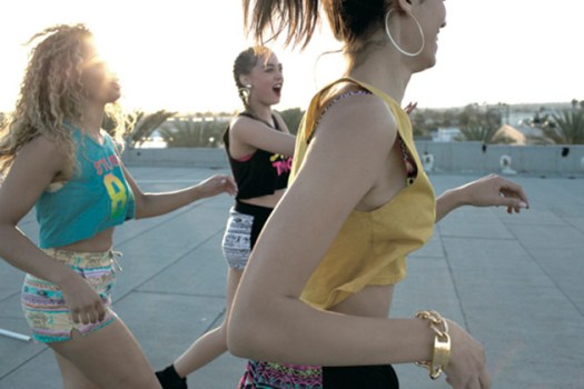 stussy-women-spring-summer-2014-lookbook-02