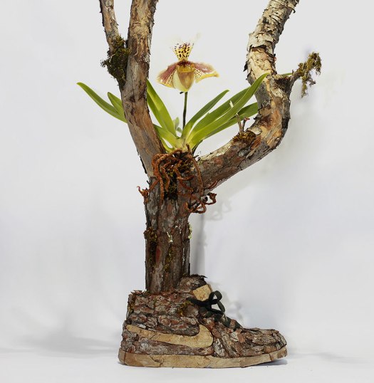 christophe-guinet-crafts-living-nike-sneakers-from-flowers-designboom-04